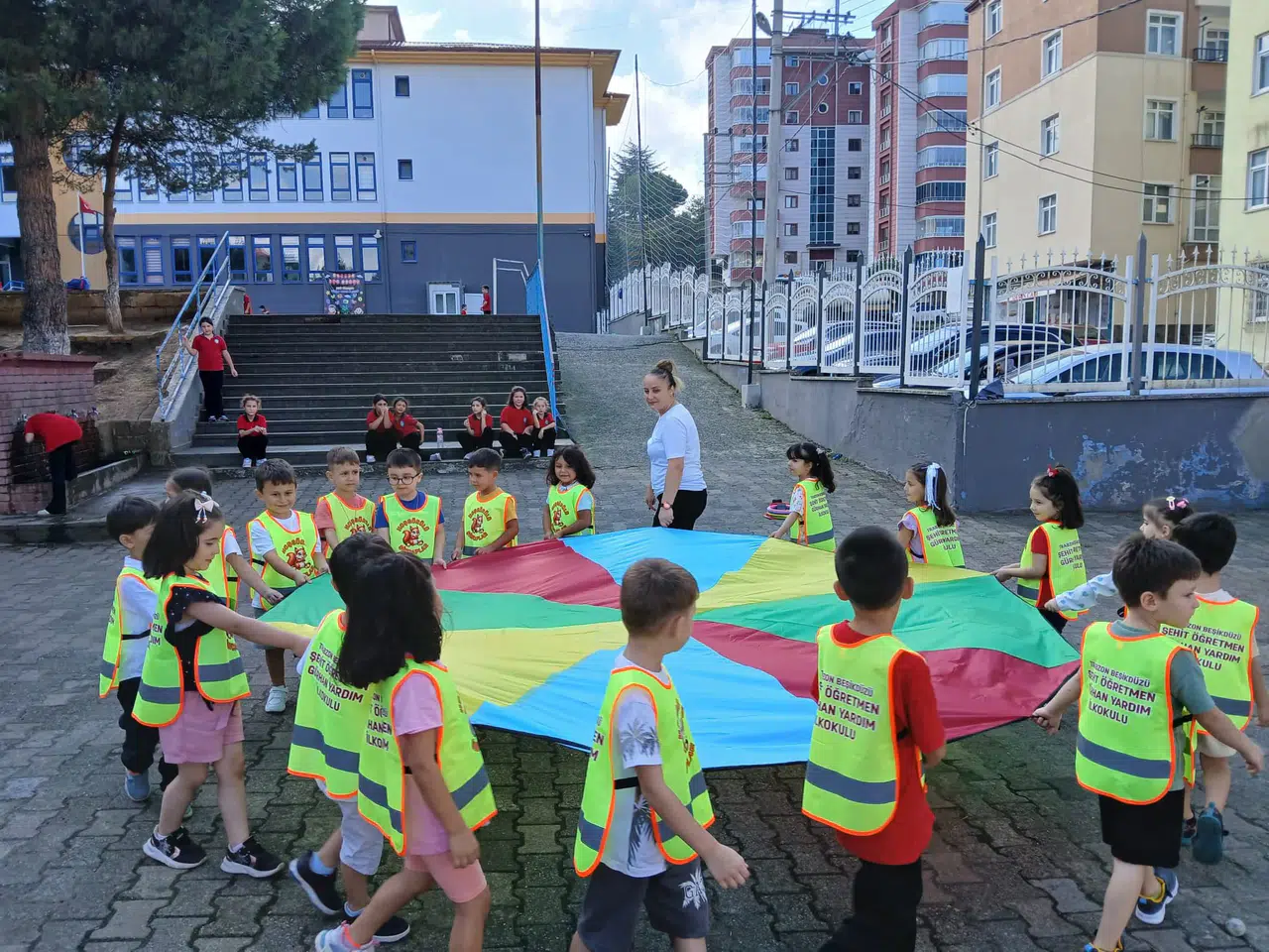 Ellerim Küçük, Hayallerim Büyük Etkinliği Şehit Öğretmen Gürhan Yardım İlkokulu’nda
