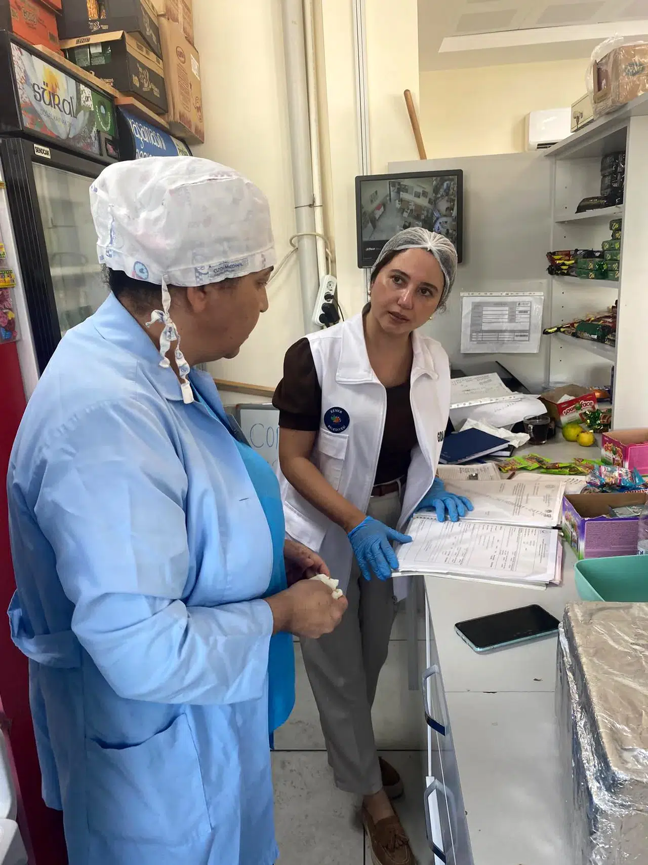 Kemer'de Zabıta Ekipleri Okul Kantinlerinde Hijyen Denetimi Gerçekleştirdi