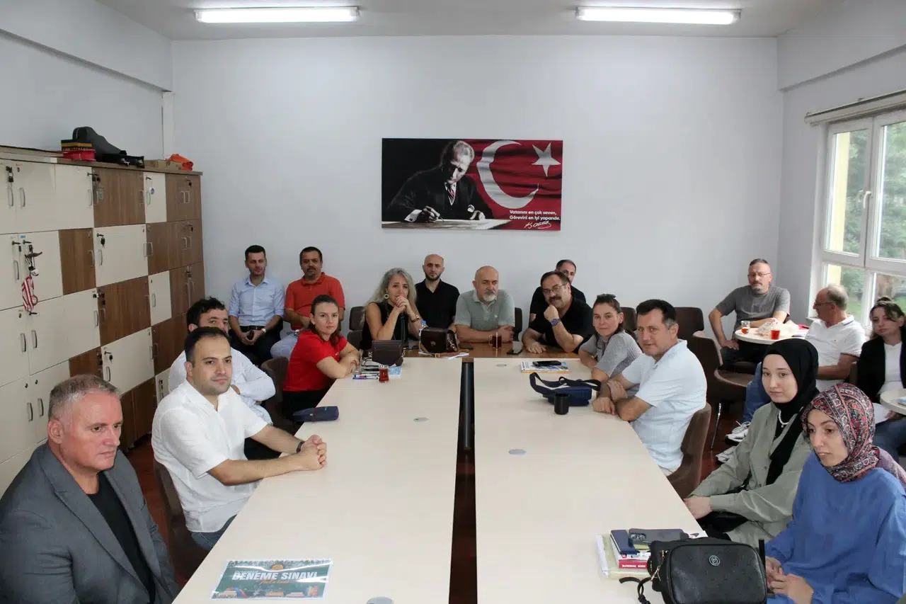 Arhavi Belediye Başkanı Ataselim, okulları ziyaret ederek eğitimdeki eksiklikleri değerlendirdi