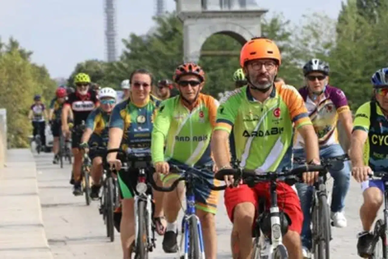 Edirne'de Uluslararası Bisiklet Festivali: 200 bisikletçi çevre bilincini artırmak için pedal çevirdi