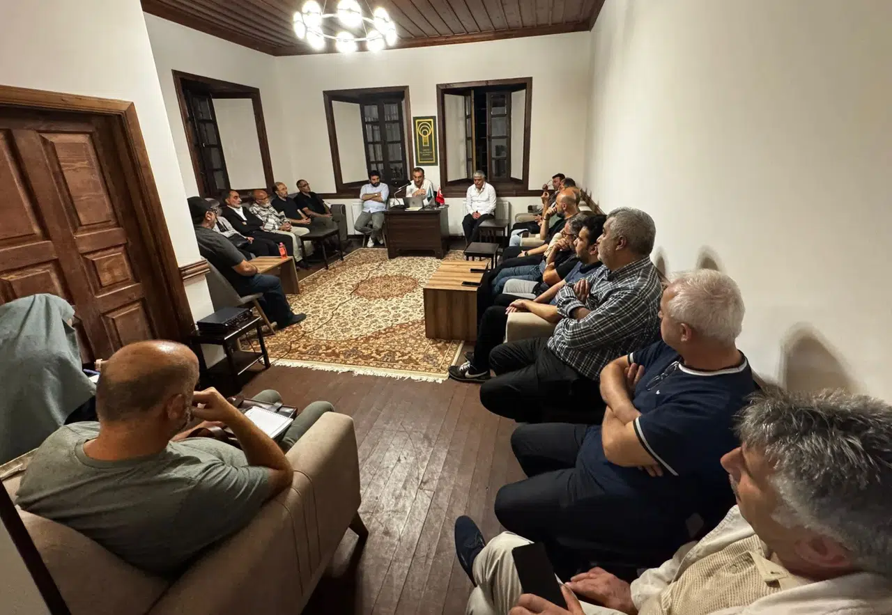 Murat Ertaş, Türk ve Kürt Terimlerinin Tarihçesi Üzerine Konferans Düzenledi