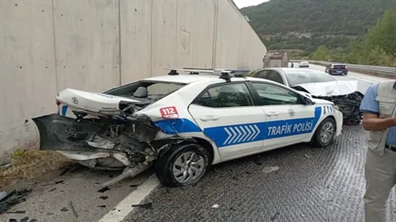 Tokat'ta kaza müdahalesinde polis aracı çarpıldı; 8 yaralı!