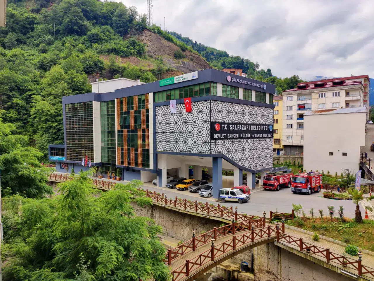Şalpazarı'nda Yoğun Yağış Alarmı: Belediye Ekipleri Hızla Müdahale Ediyor