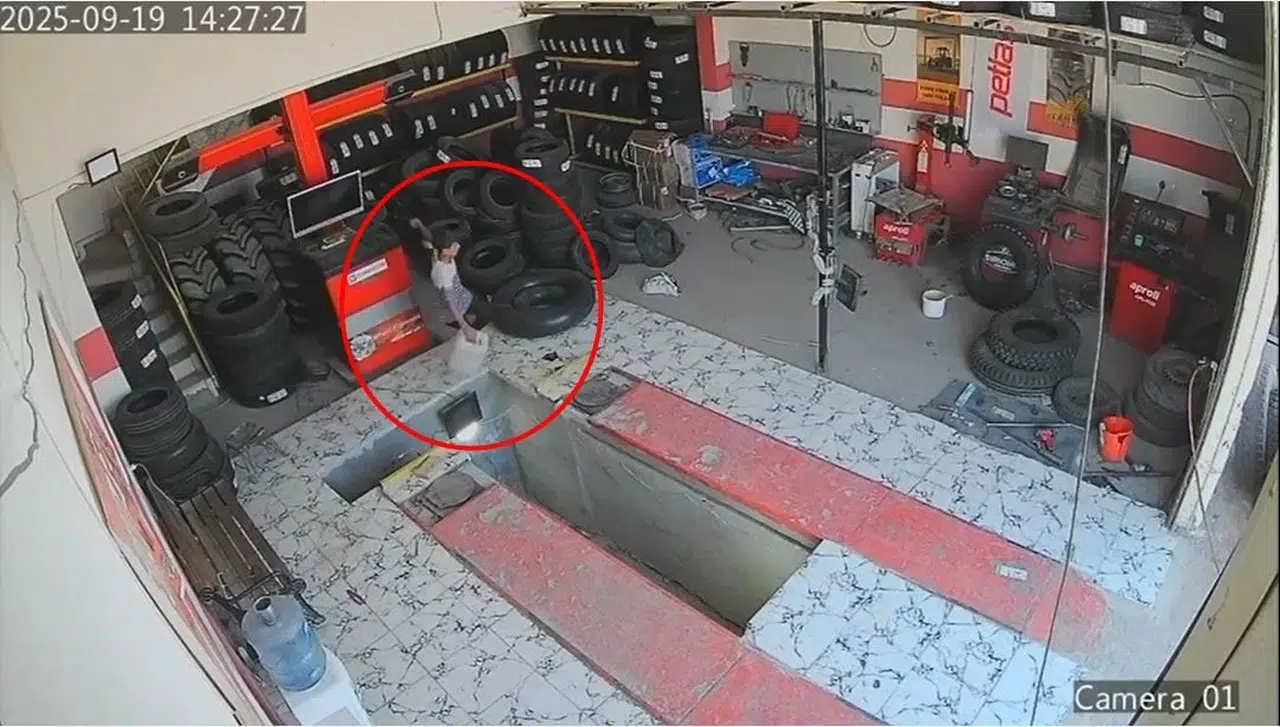 Çırak, Tamir Atölyesinde Tehlikeli Düşüş Yaşadı! O Anlar Güvenlik Kamerasına Yansıdı