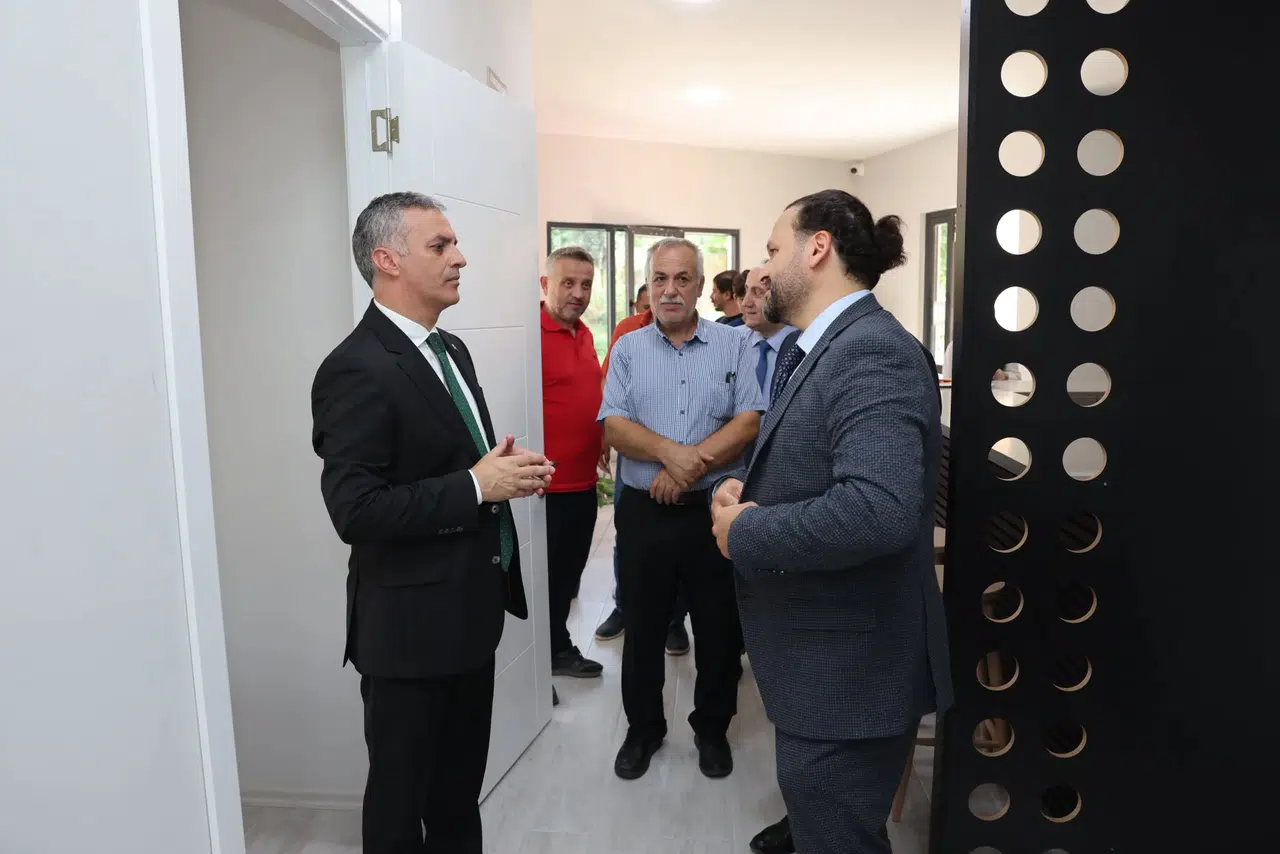 Yomra'da Pi Akademi Açıldı: Eğitim Fırsatları ve Öğrenci Başarıları İçin Yeni Bir Dönem!