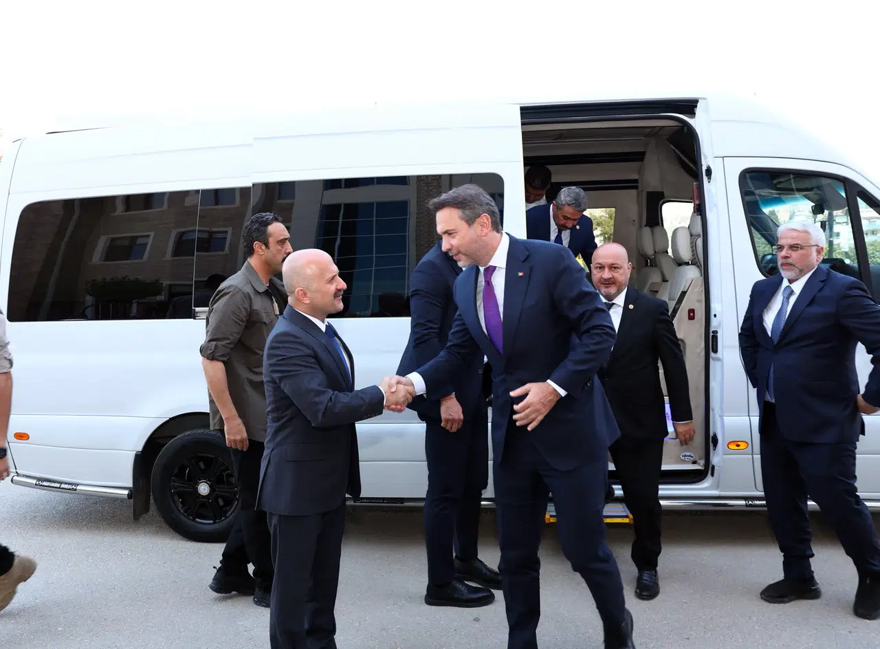 Bakan Bayraktar, Adıyaman'da Türkiye Yüzyılı'nı anlattı, enerji yatırımlarını vurguladı