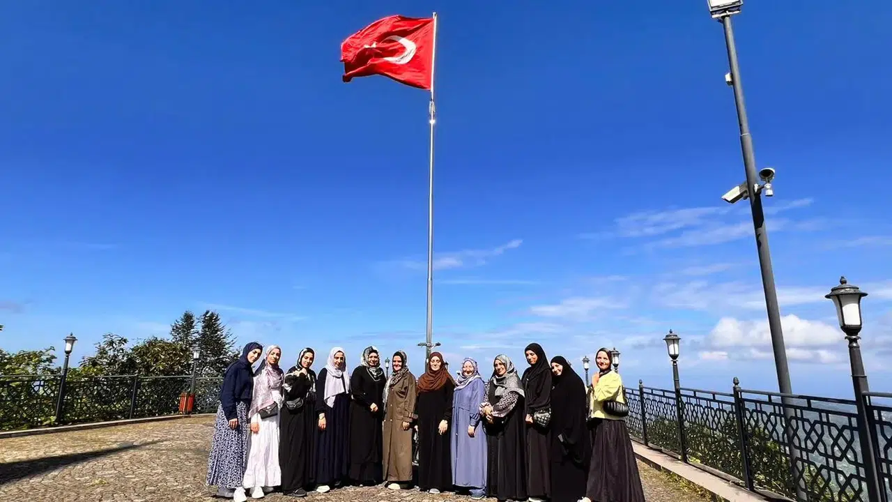 Rize Müftülüğü'nde staj yapan öğrenciler manevi buluşmada bir araya geldi