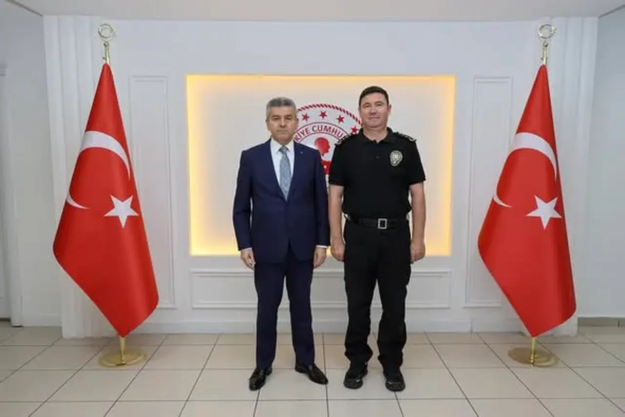 Artvin İl Emniyet Müdürü Adatepe, yeni görevine veda ederken başarılarıyla anıldı