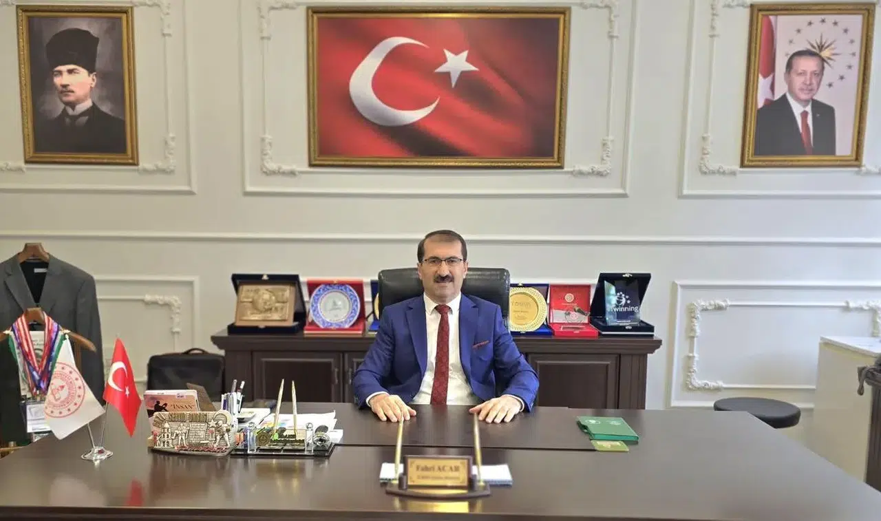 Artvin'de 2025-2026 Eğitim Yılı Başladı, Acar'dan Öğrencilere ve Öğretmenlere Motivasyon Mesajı