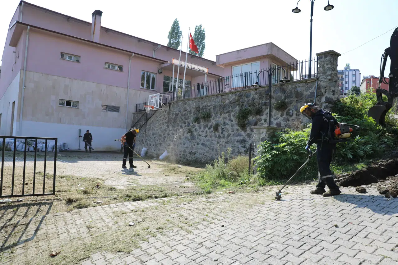 Akçaabat Belediyesi'nden okullara yoğun hijyen çalışmaları, öğrencilerin sağlığı öncelik!