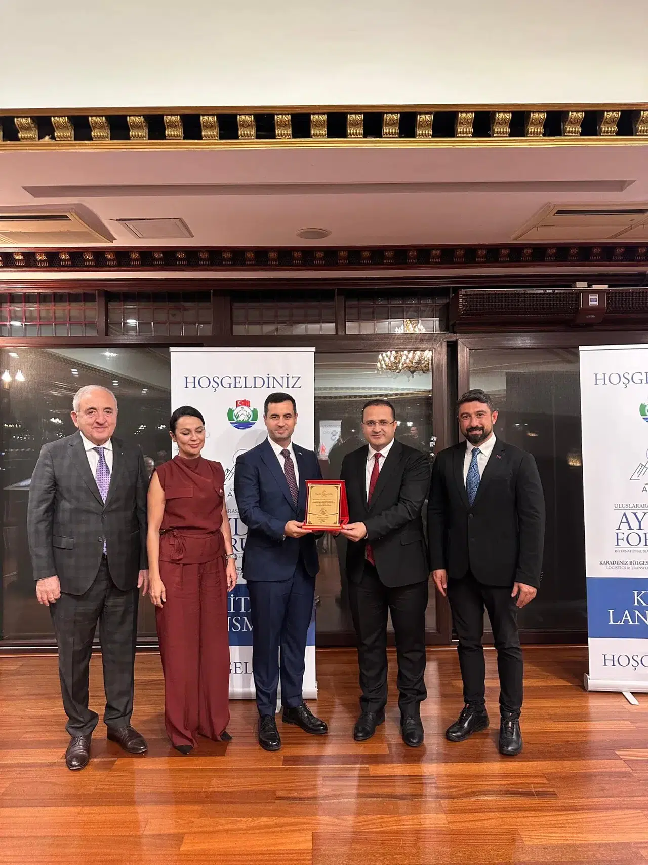 Rize'deki Uluslararası Karadeniz Forumunun sonuçları kitaplağcılandı; lojistik ve kalkınma ön planda