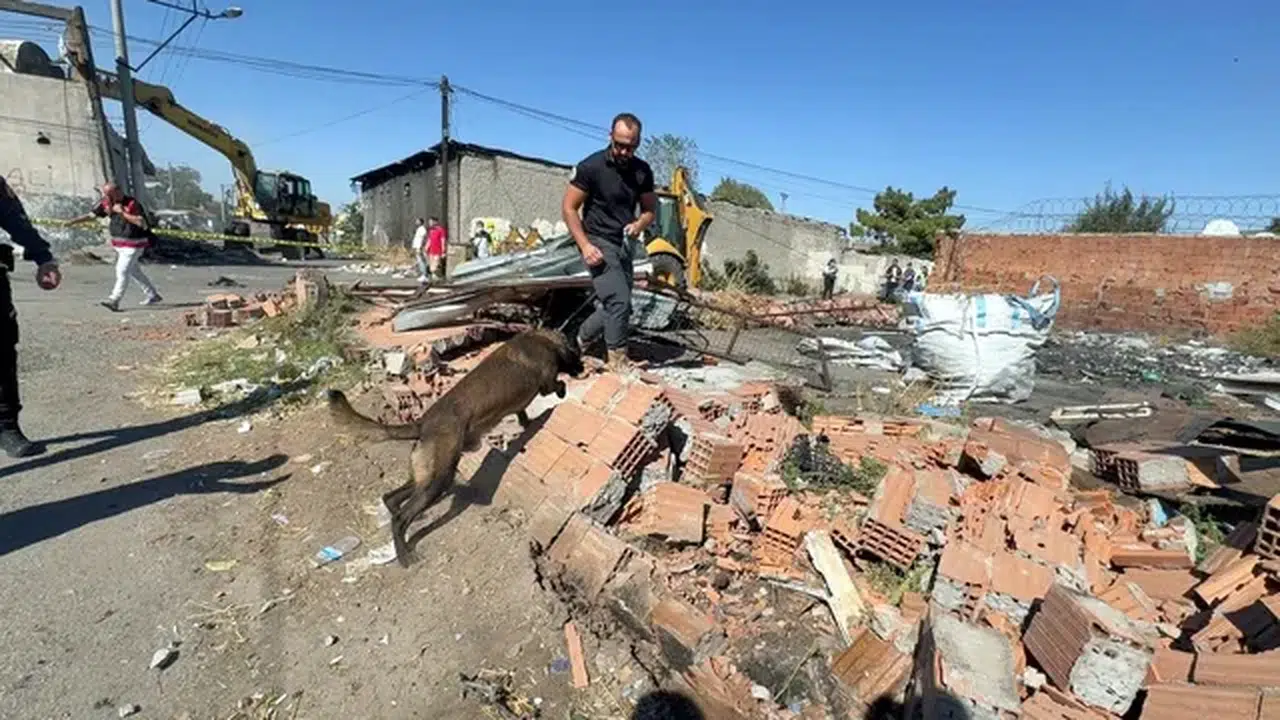 Kore Mahallesi'nde dönüşüm başlatıldı, metruk binalar yıkılıyor, kötü alışkanlıklarla mücadele hedefleniyor