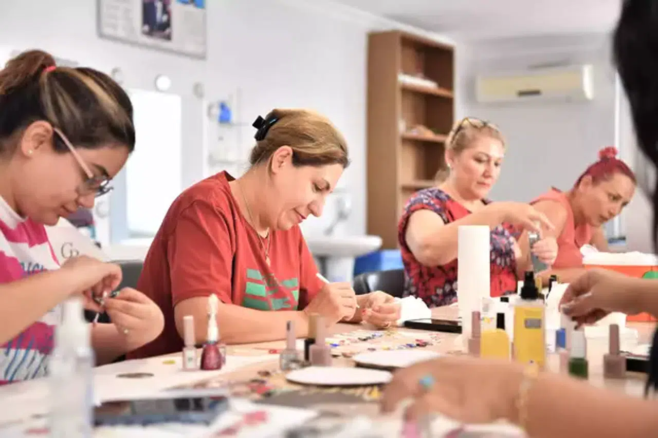 Konyaaltı Sanat Eğitim Merkezi'nde ücretsiz kurs kayıtları başladı, vatandaşlar yeteneklerini keşfediyor!
