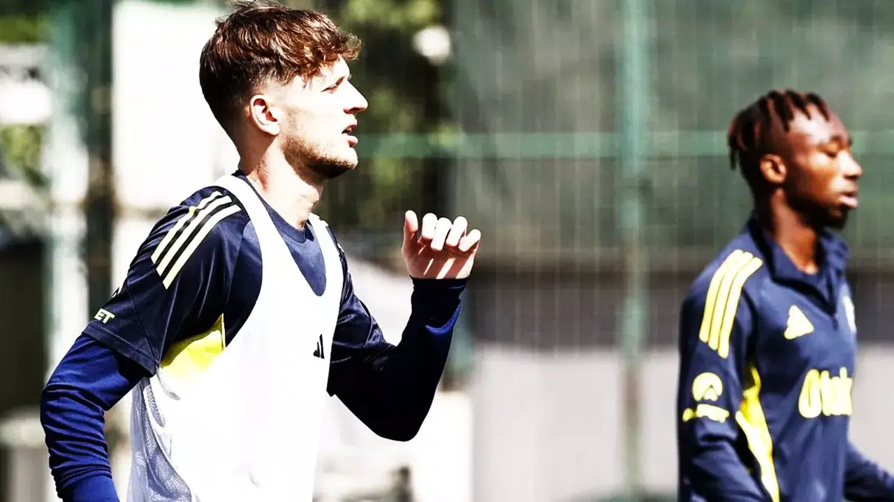 Fenerbahçe, Dinamo Zagreb ile maç öncesi antrenmanlarını tamamladı; Koç yönetimiyle vedalaştı