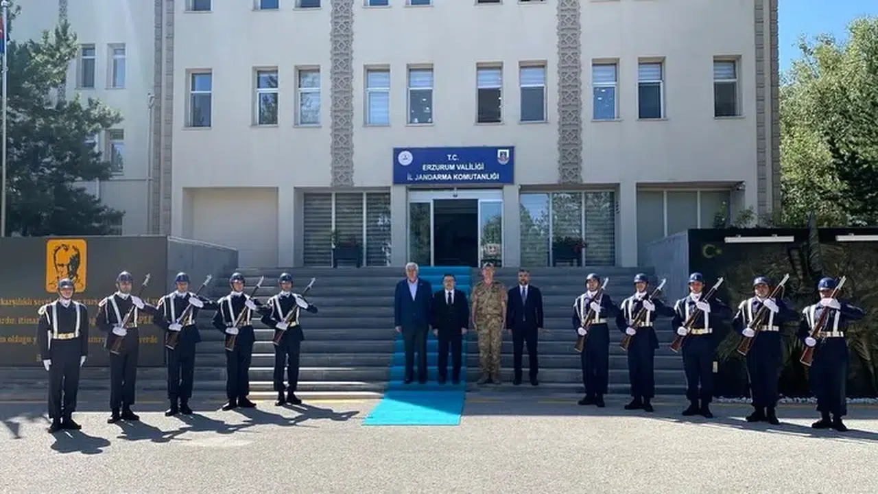Erzurum'da Jandarma Komutanı Uğurlu'ya Hayırlı Olsun Ziyareti ve Güvenlik Vurgusu