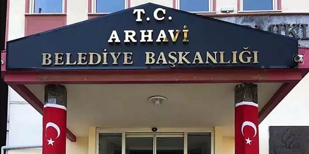 İzmir'de polis merkezine silahlı saldırı: İki polis şehit oldu, saldırgan aranıyor