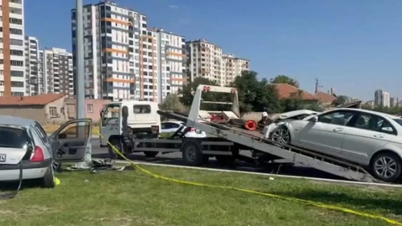 Kayseri'de feci kaza: 2 ölü, 3 yaralı! Soruşturma başlatıldı