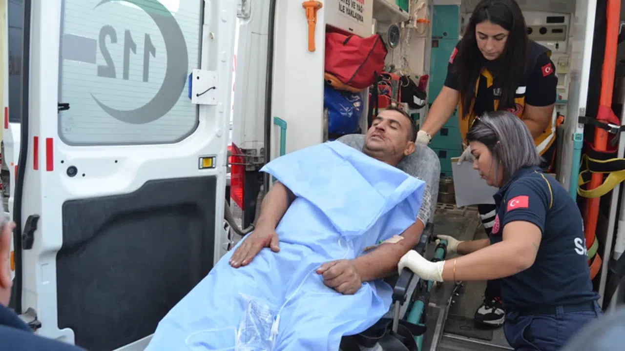 Aksaray'da alacak yüzünden iş yeri sahibini vuran, kaçarken yakalanan zanlı adliyeye sevk edildi