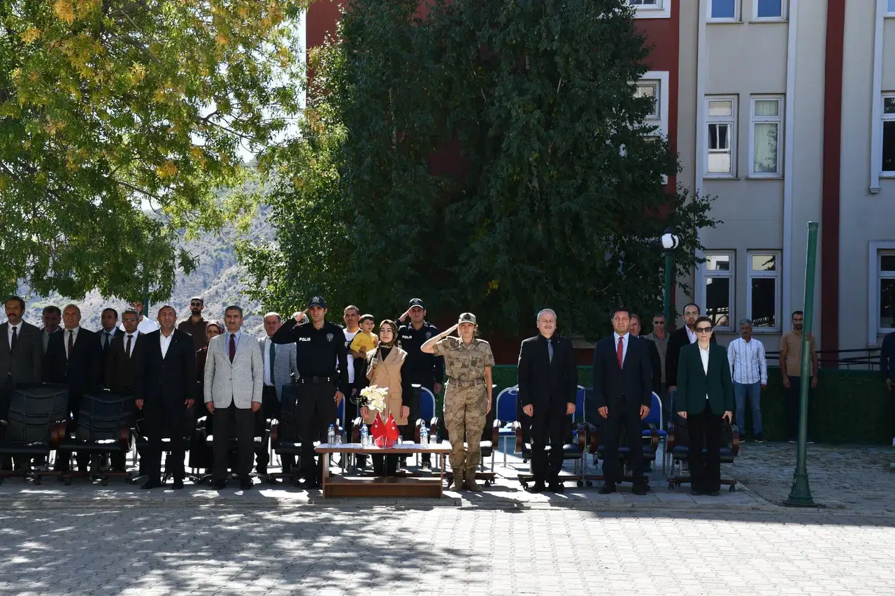 Olur'da İlköğretim Haftası Coşkuyla Kutlandı, Kaymakam Öğrencilere Başarı Diledi