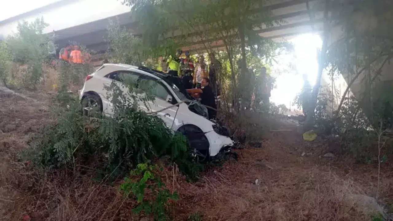 Edirne'de kaza: 70 yaşındaki sürücü üst geçide çarparak hayatını kaybetti