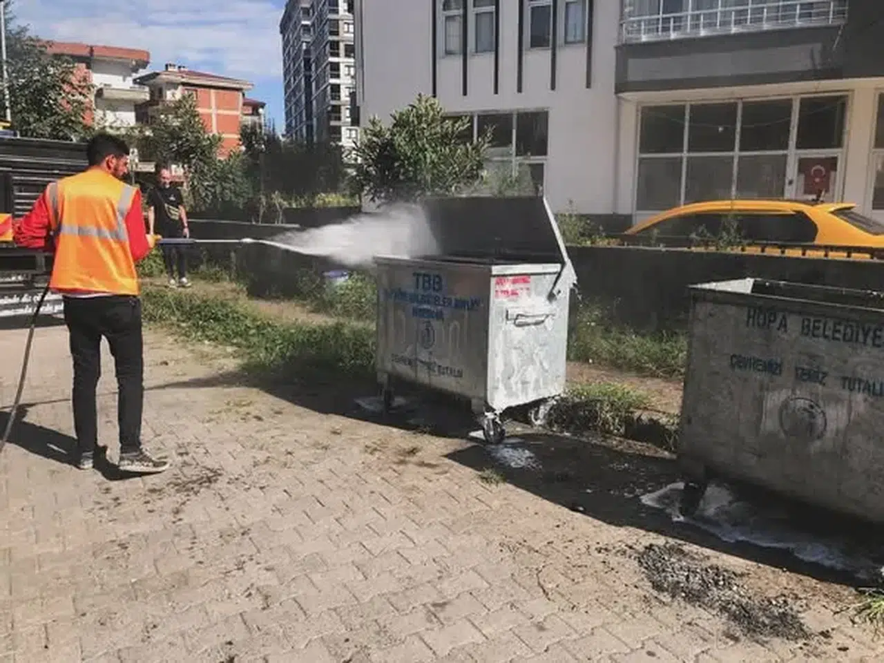Hopa'da Temizlik Seferberliği: Hijyen ve Sağlık İçin Çalışmalar Sürüyor