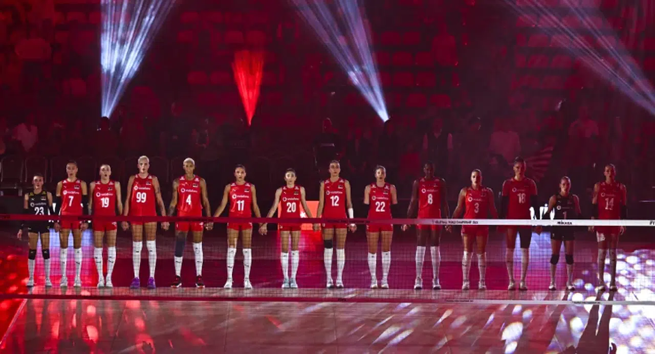 Tarihi başarı: Filenin Sultanları, Dünya Şampiyonası'nda yarı finalde