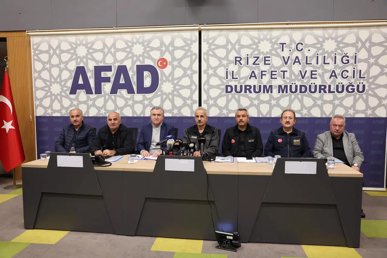 Doğu Karadeniz'de Sel Felaketi: AFAD ve Bakanlar Hızla Müdahale Ediyor