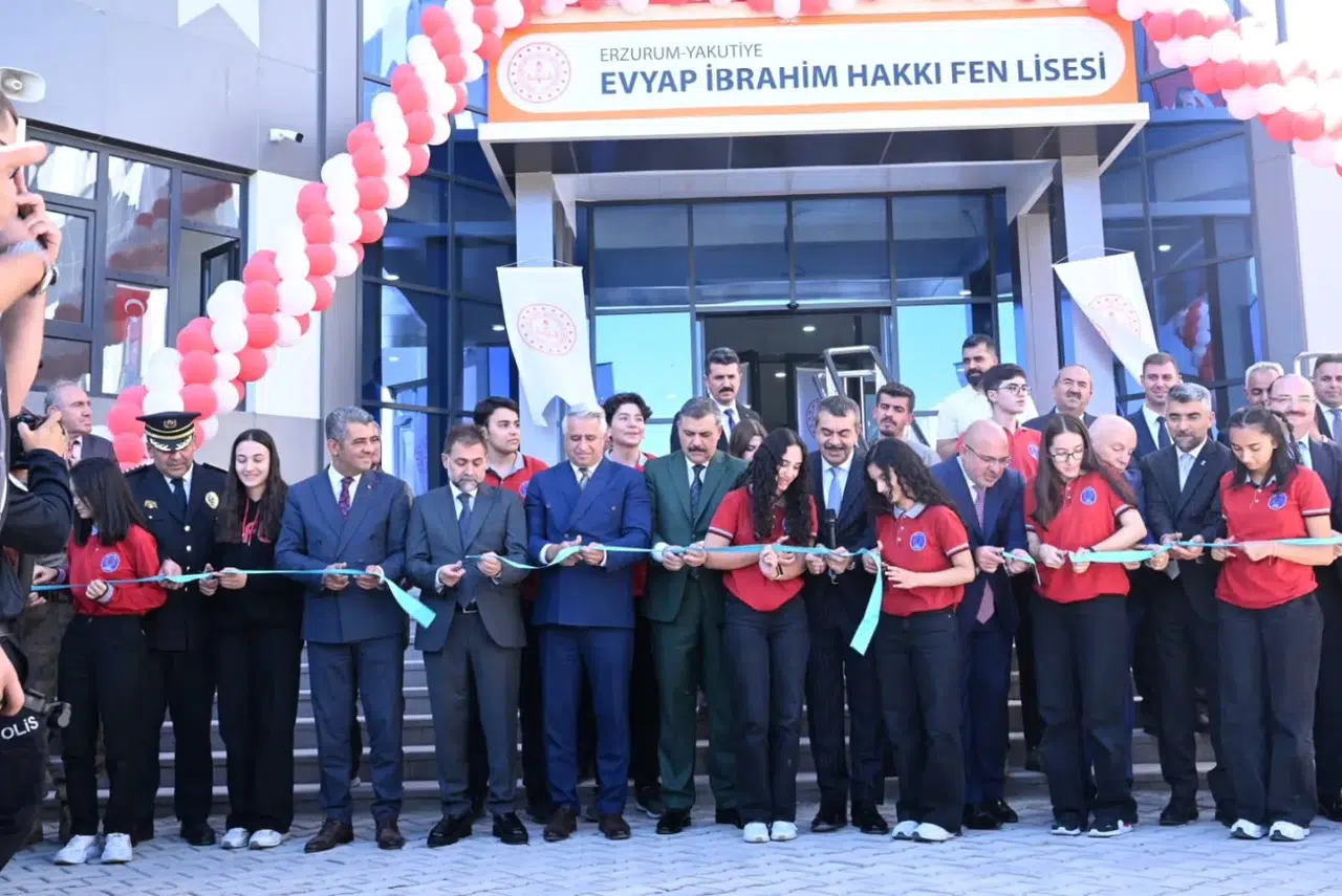 Erzurum’da Eğitim Yatırımları Hız Kesmeden Devam Ediyor: Evyap İbrahim Hakkı Fen Lisesi ve Pansiyonu Açıldı