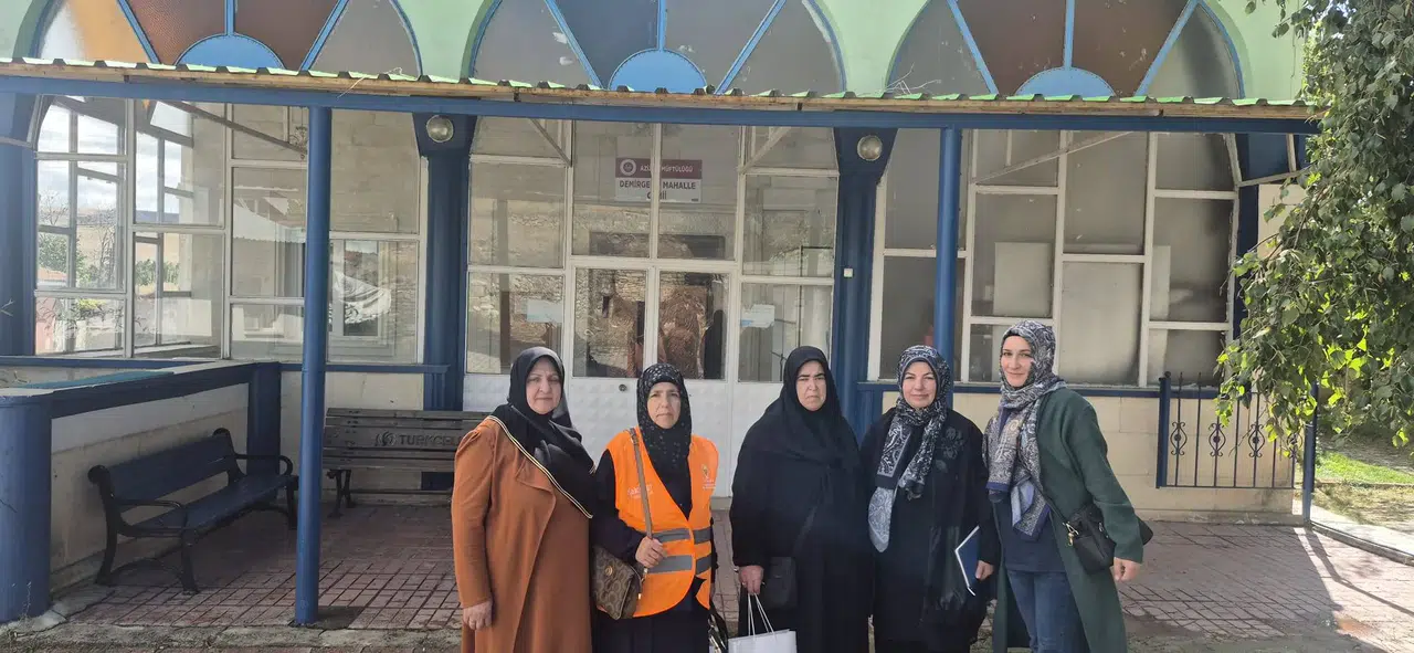 AK Parti Aziziye Kadın Kolları Mahalle Ziyaretleriyle Halkla Buluşuyor