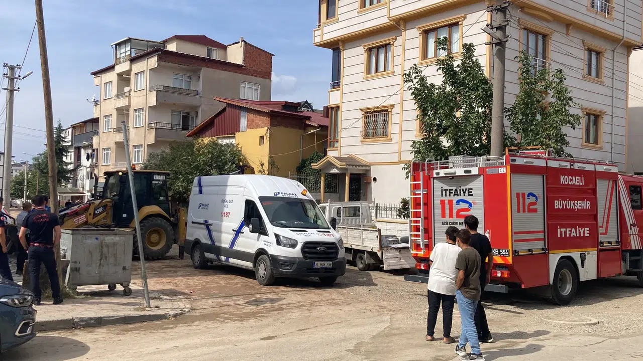 Darıca'da iş makinesi doğal gaz borusunu patlattı, mahallede tedirginlik yaşandı