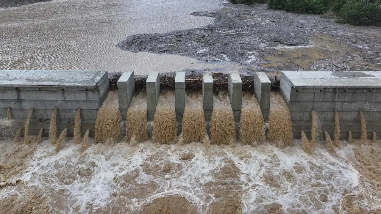 Artvin Murgul'da taşkın kontrol tesisleri sel riskini minimize etti