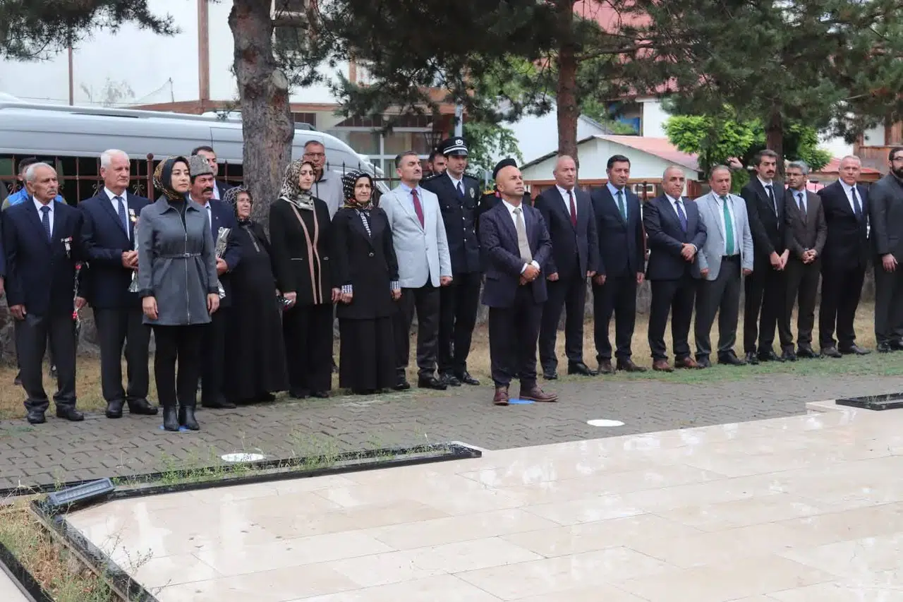 Olur'da 19 Eylül Gaziler Günü'nde anlamlı anma töreni düzenlendi