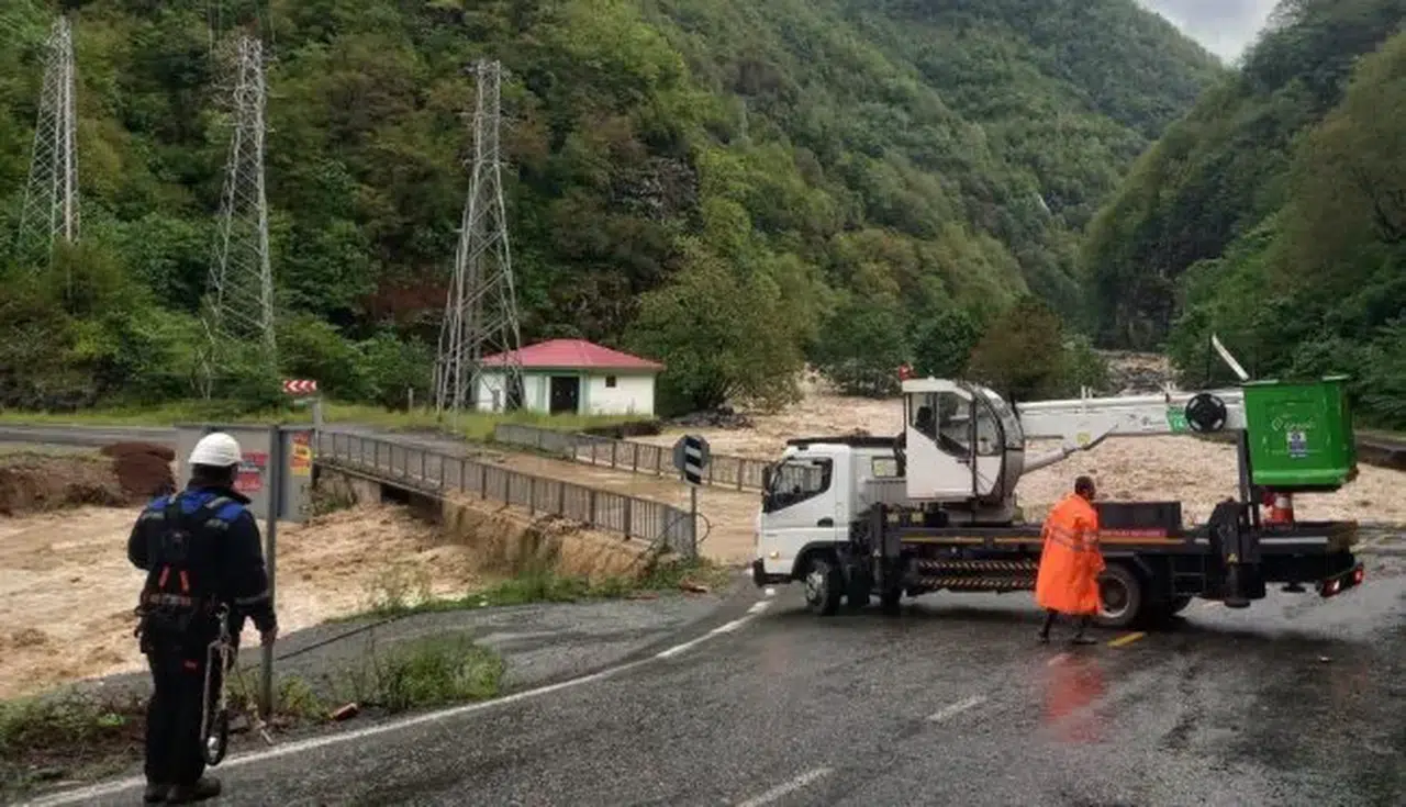 Çoruh EDAŞ, Sel Felaketi Sonrası Hızla Onarım Çalışmalarına Başladı