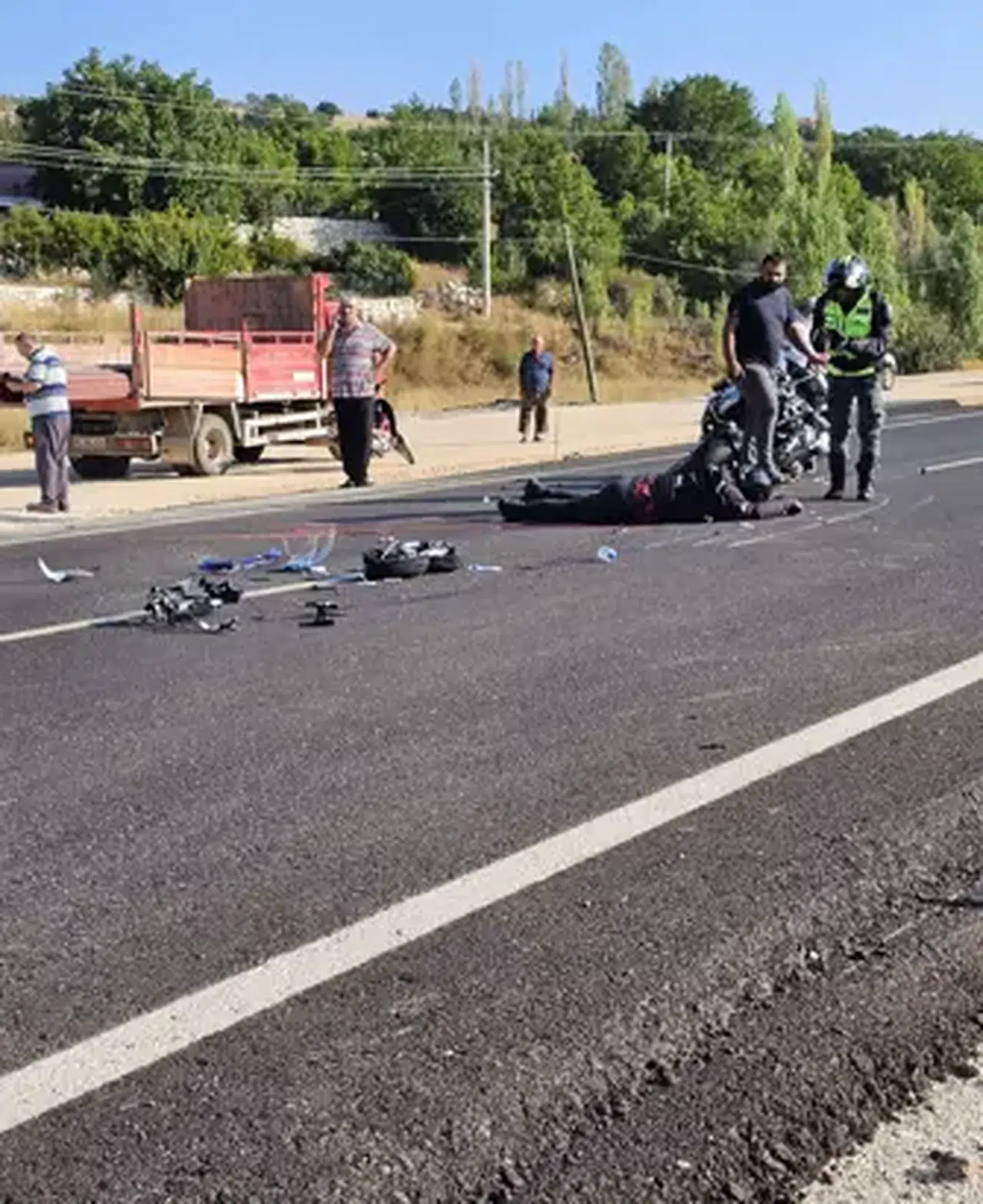 Korkuteli'nde otomobil şarampole devrildi, sürücü hayatını kaybetti