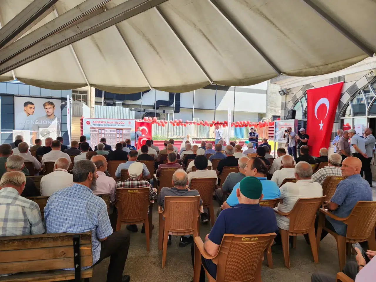 Ardeşen’e Eğitim ve Sosyal Yaşam Merkezi: Kız Kur’an Kursu Temeli Atıldı