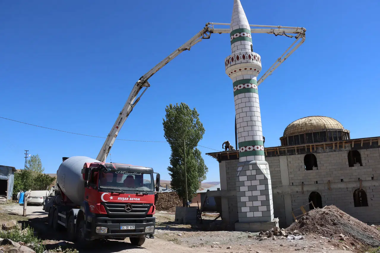 Değirmenli Mahallesi Camii'nde kubbe katı betonu döküldü, inşaat süreci hızlandı!