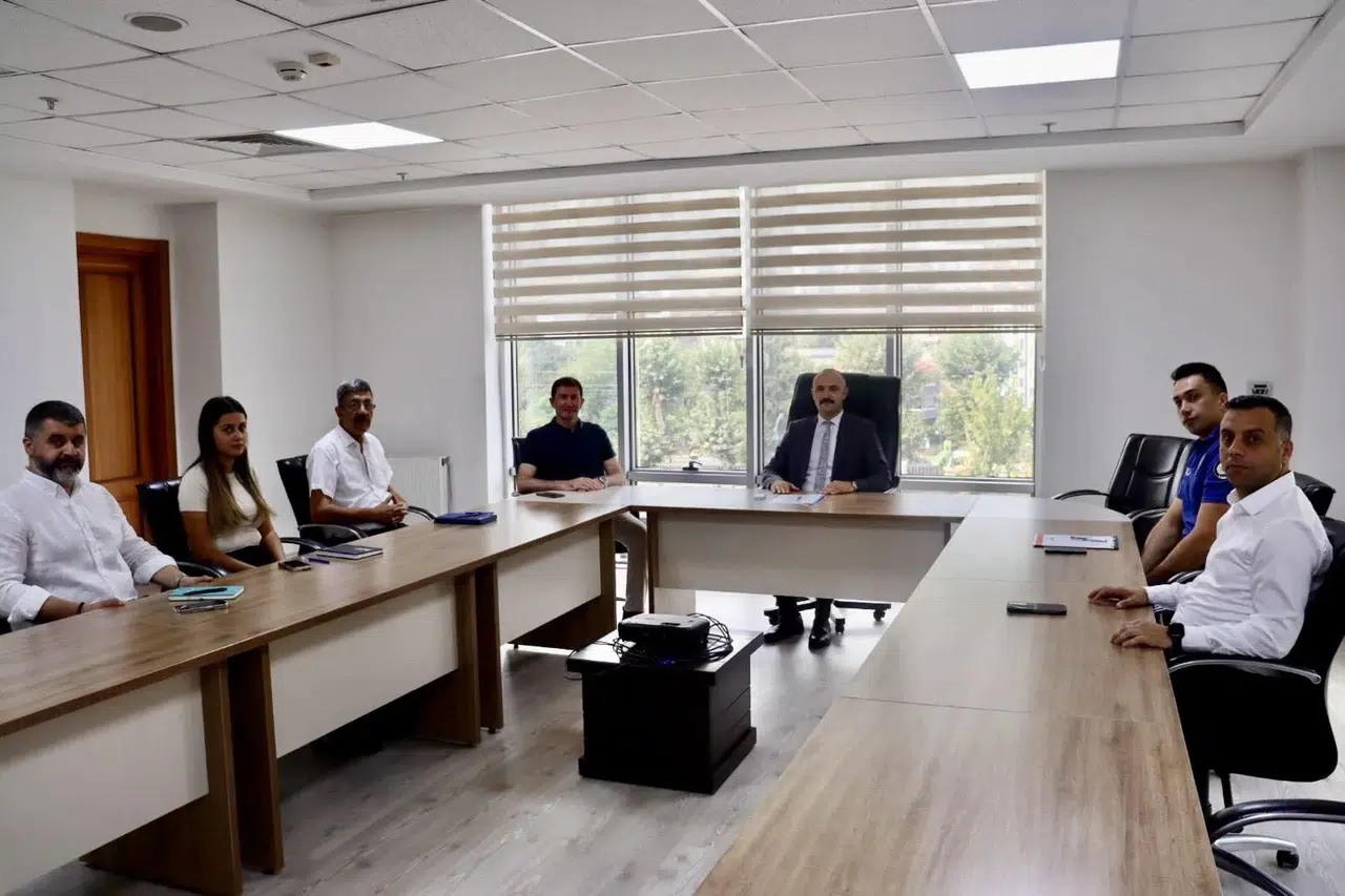 Ardanuç'ta sahipsiz hayvanların korunması için geniş katılımlı toplantı düzenlendi Yeni projeler yolda!