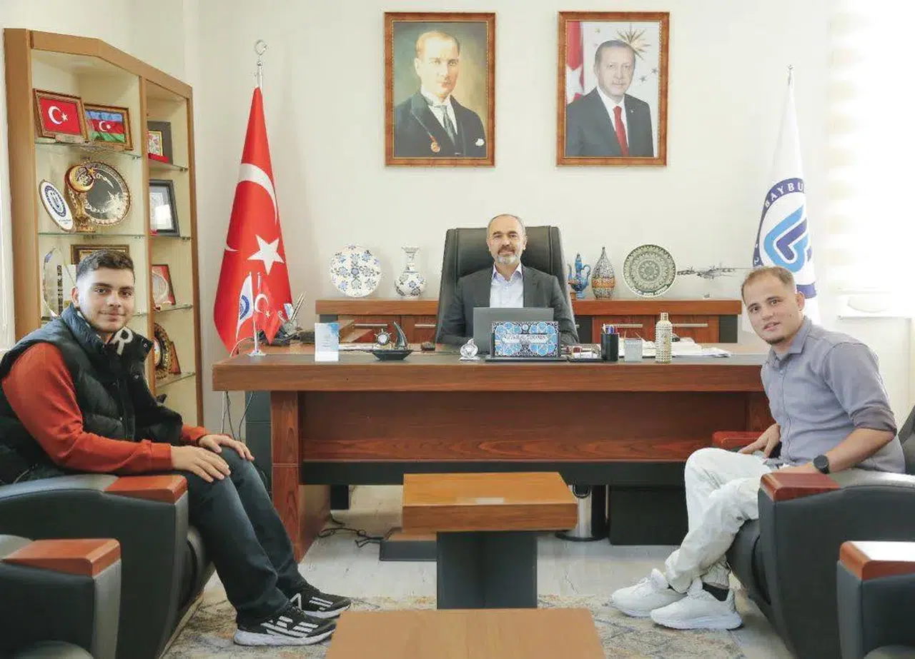 Bayburt Üniversitesi'nde Rektör Türkmen'den yeni öğrencilere samimi destek ziyareti