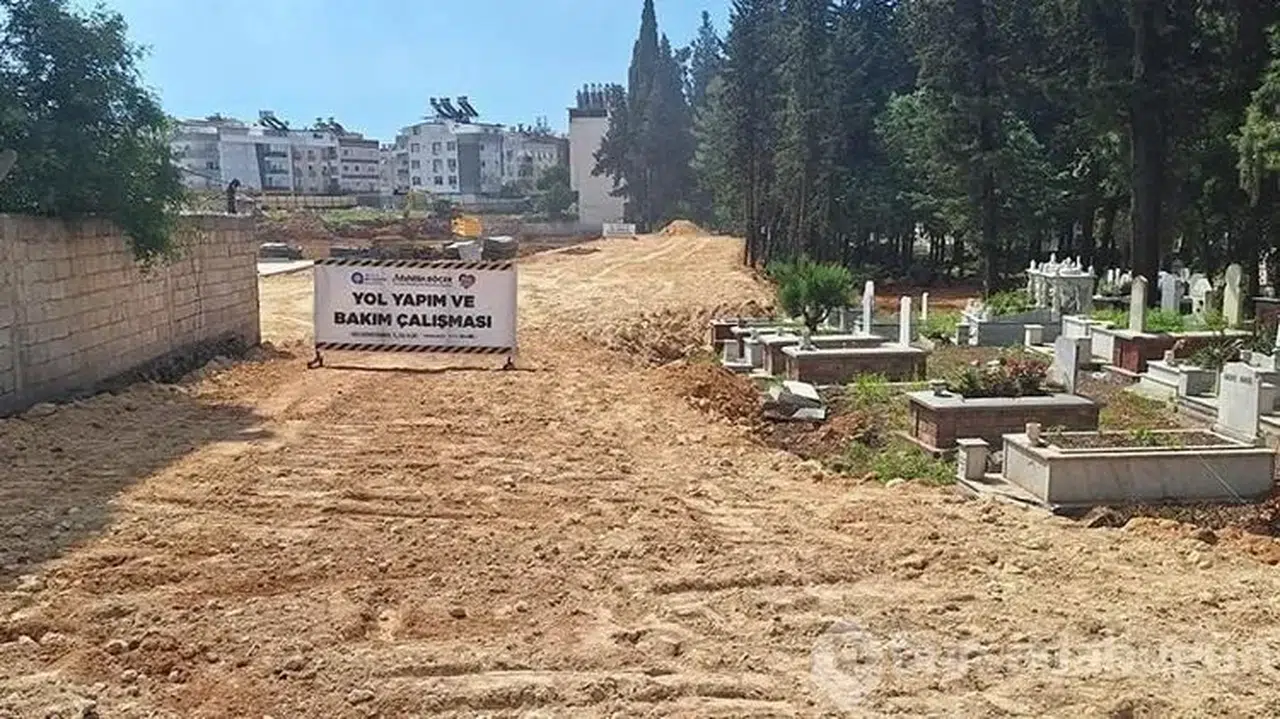 Andızlı Mezarlığı'ndaki mezarlar, yol projesine karşı korunacak; Selanik göçmenlerinin mücadelesi sonuç verdi