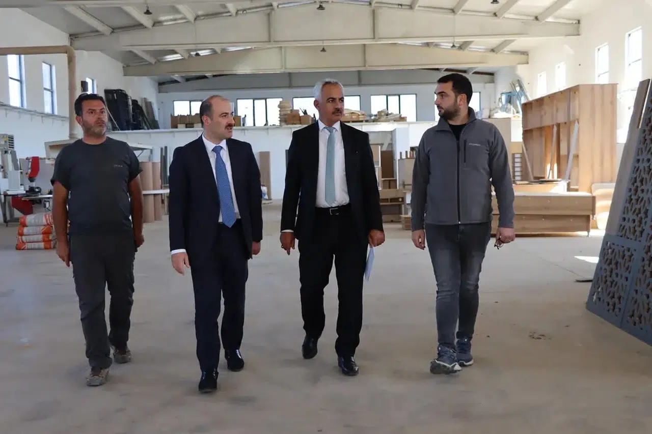 Oltu OSB'de Ekonomik Büyüme Vurgusu: Kaymakam ve Başkan Ziyaret Gerçekleştirdi