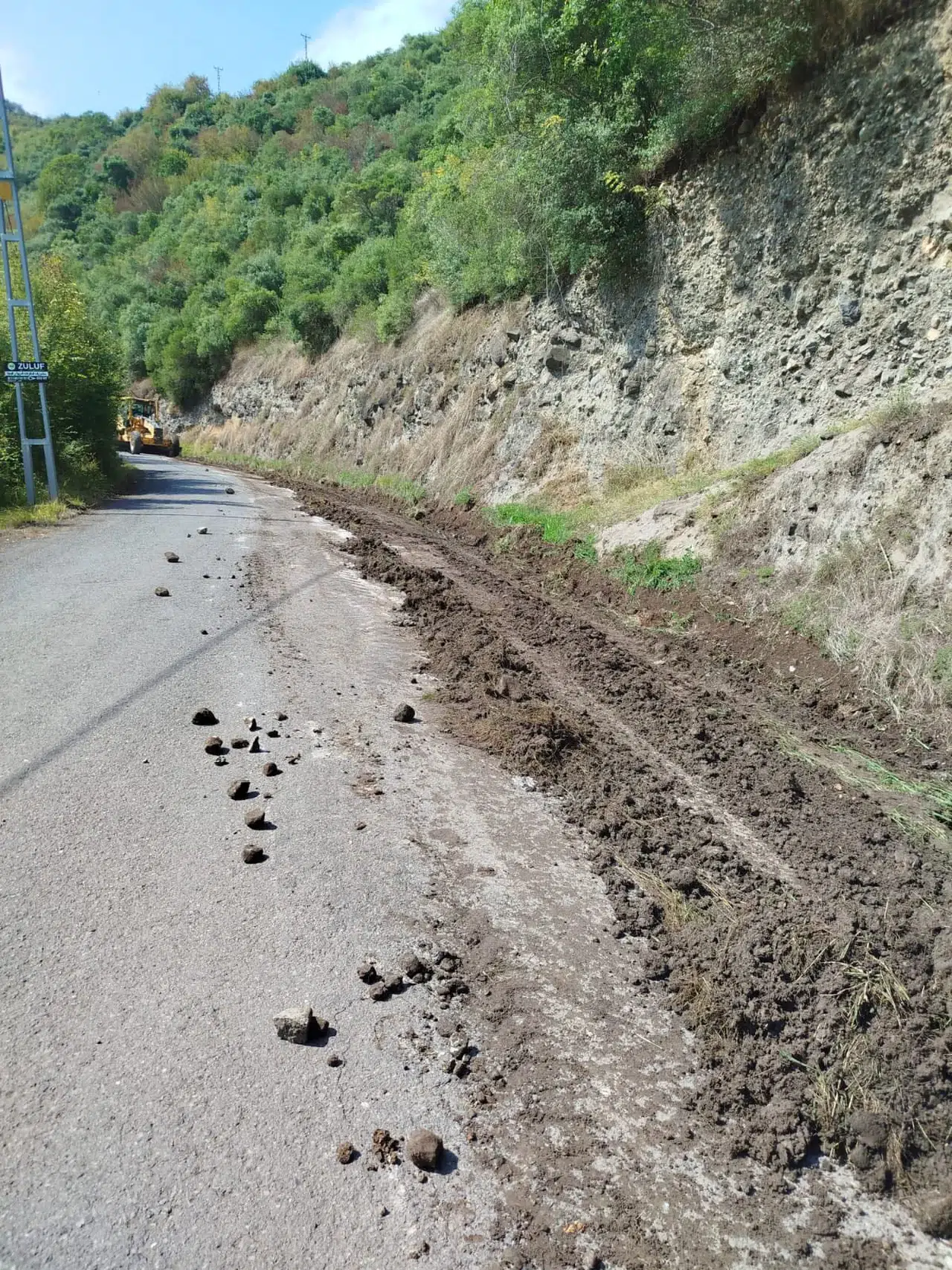Yomra Belediyesi yol bakım çalışmalarını hızlandırarak ulaşımı kolaylaştırıyor