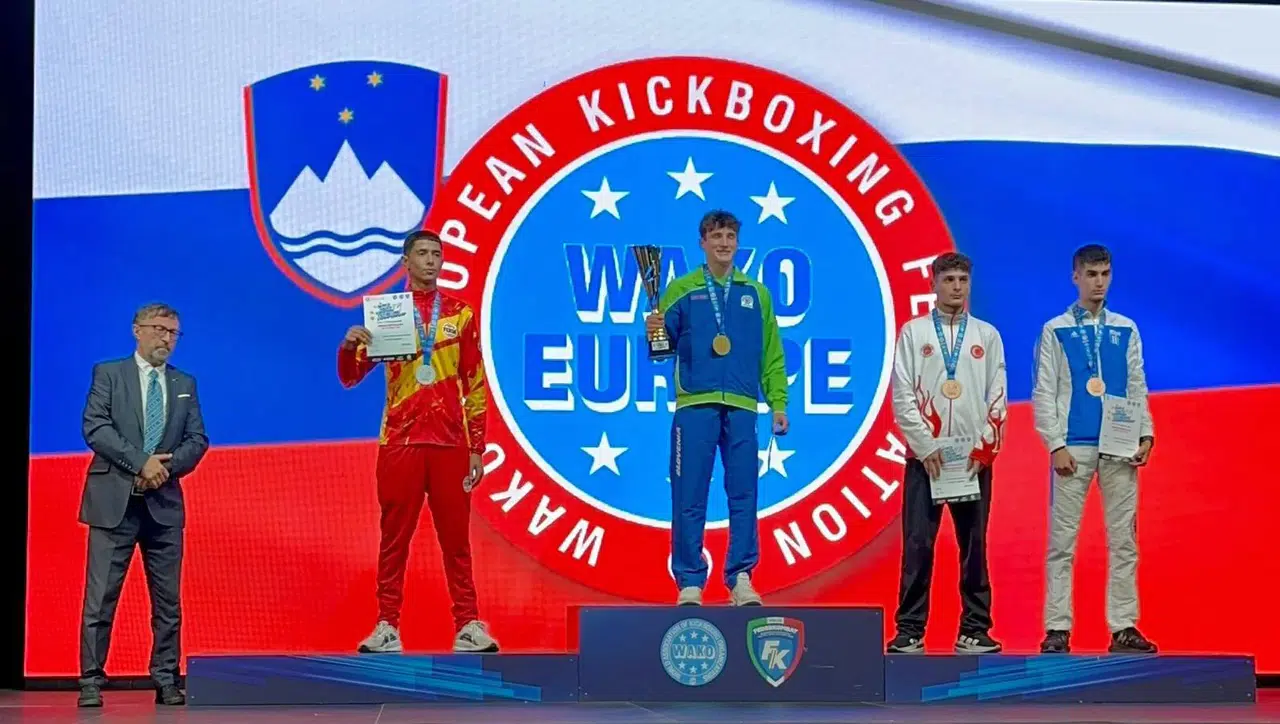 Erzurumlu Genç Sporcular Avrupa Kick Boks Şampiyonası'nda Parlak Bir Başarı Elde Etti: Bronz Madalya ile Döndüler!