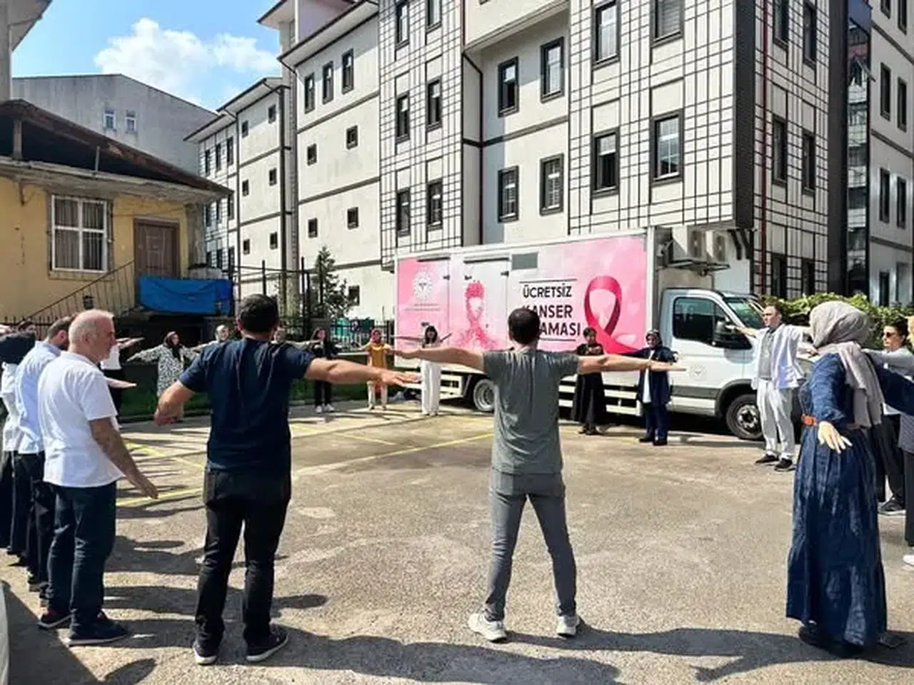 Rize İl Sağlık Müdürlüğü’nden Masa Başı Egzersiz Etkinliği