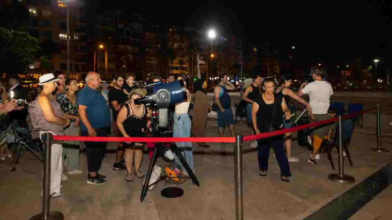 Mersin'de Büyükşehir Belediyesi Eşliğinde Tam Ay Tutulması Görüntülendi!