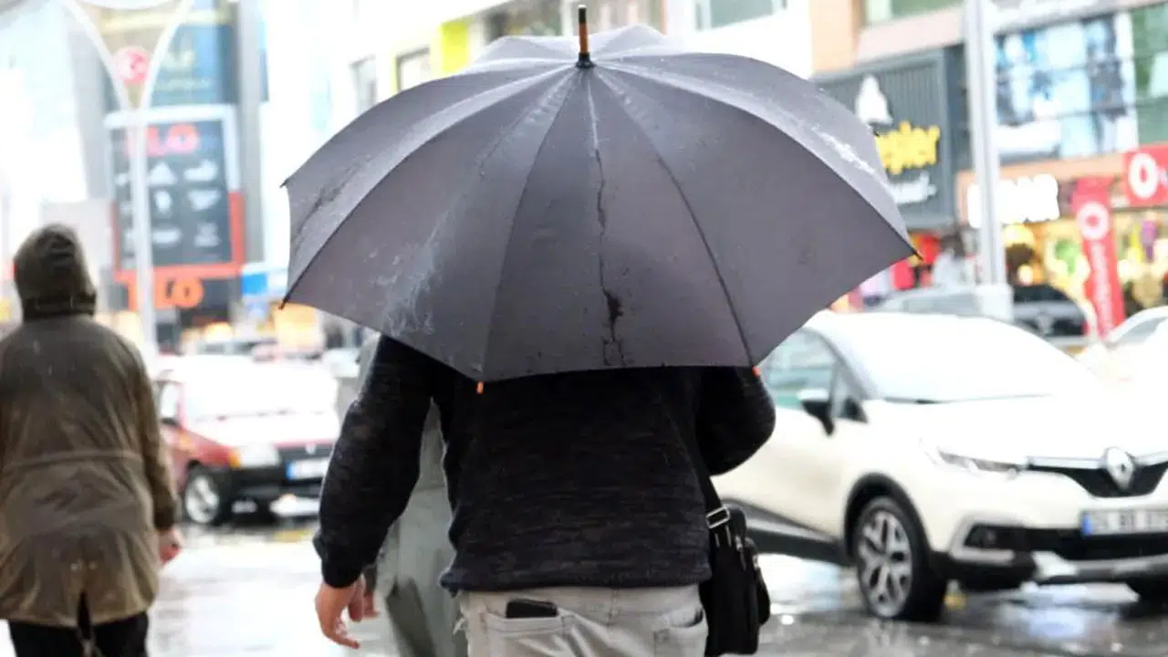 Meteoroloji'den uyarı: Sıcaklık 10 derece düşecek ve sağanak yağış bekleniyor!