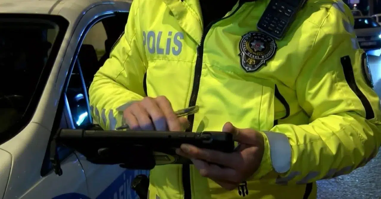 İzmir'de polisten kaçan sürücüye 506 bin lira para cezası