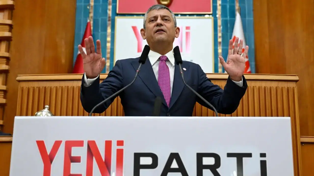 Meclis'te 62 Yeni Fezleke Görüşülmeye Hazırlanıyor: Özgür Özel'e Beklenmedik Darbe!