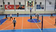 Döner City, Voleybol Turnuvası’nda Ardanuç Belediyesi’ni 3-0 yenerek şampiyon oldu