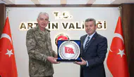 Artvin Valiliği’nde Kritik Ziyaret: 9. Kolordu Komutanı Tümgeneral Osman Akyıldız’dan Vali Turan Ergün’e Nezaket Ziyareti