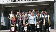 Kars'ta İlk Veteriner Sağlık Teknisyenleri Diplomalarnı Aldı!
